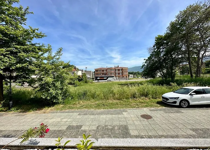 Alf & Lofts לפטוקריה