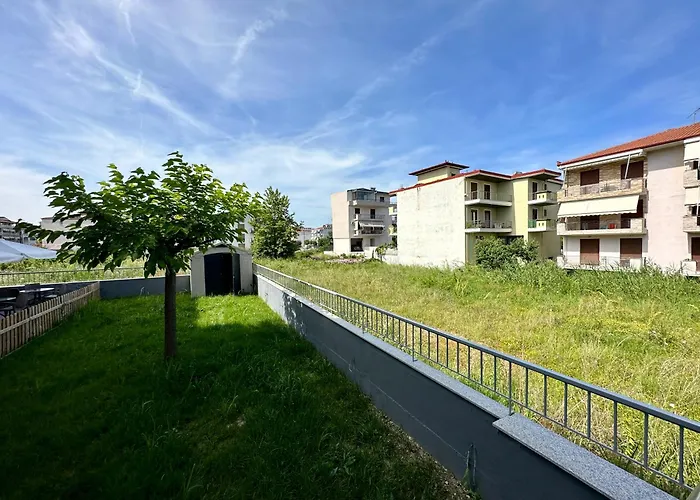 Alf & Lofts לפטוקריה